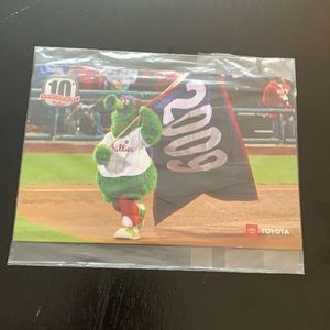 Unopened pack: Phillies post cards